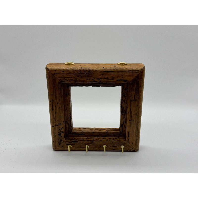 Appendino tarlato 10x10 cm, legno tarlato con ganci in ottone