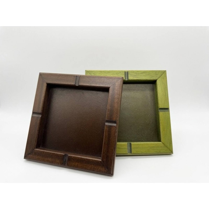Posacenere in legno, colori noce e verde