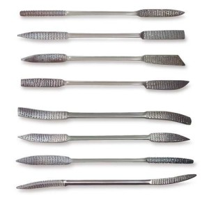 CW05223 Set 8 raspe in metallo cm.20